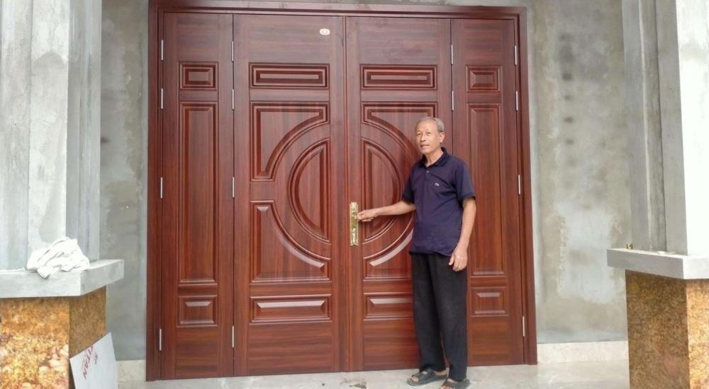 Lắp Đặt Cửa Thép Vân Gỗ Cẩm Mỹ