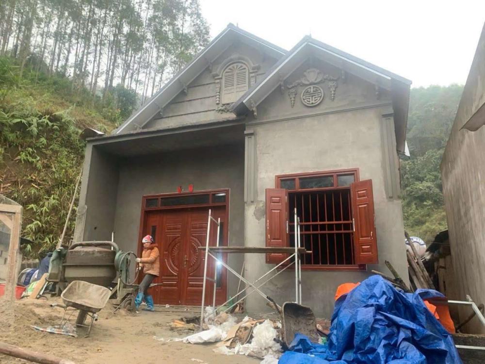 lap-dat-cua-thep-van-go-tan-uyen-03