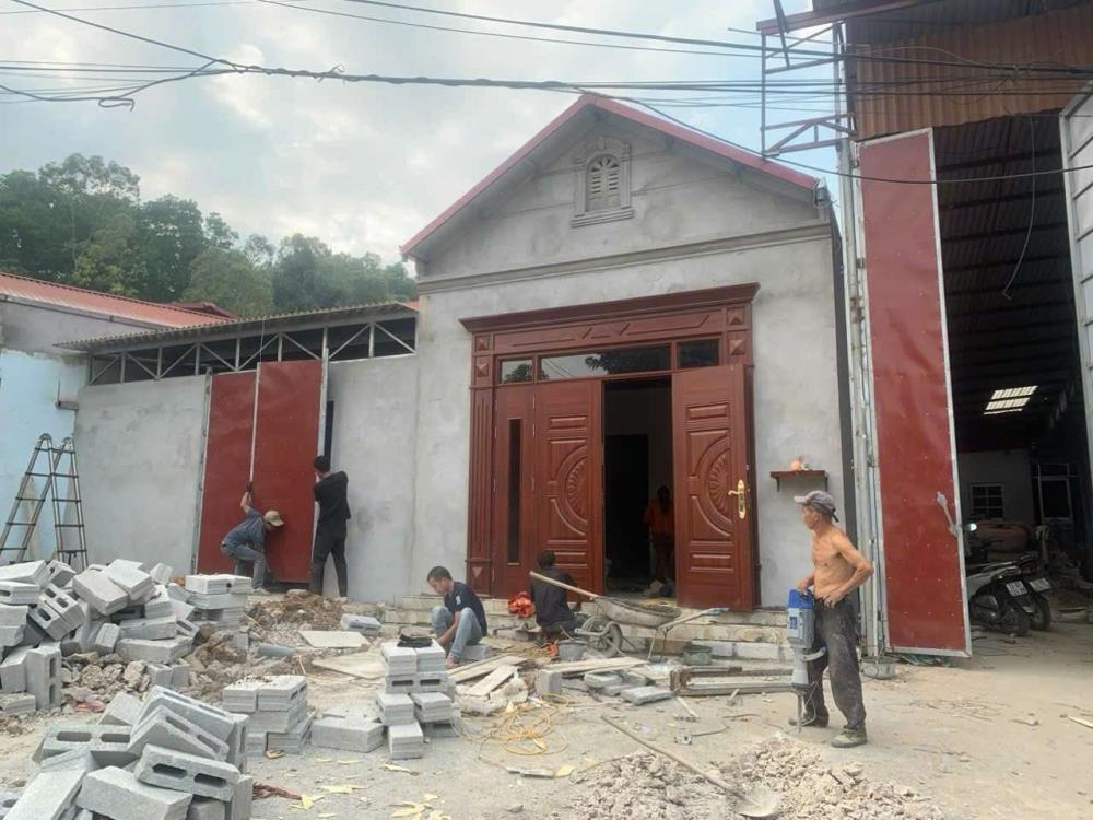 Lắp đặt cửa thép vân gỗ Bù Đăng